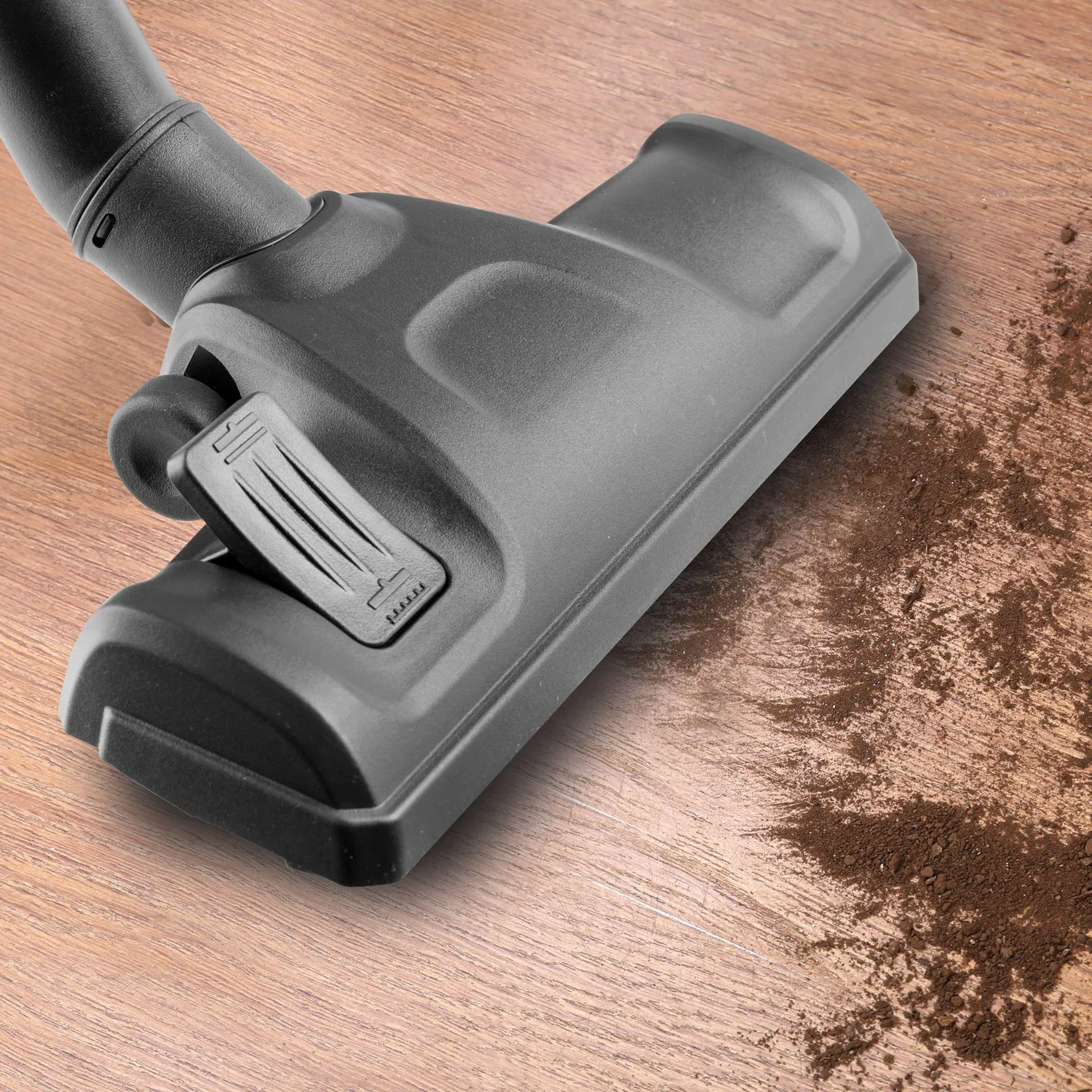 Aspiradora BLACK+DECKER 1800W Bolsa Roja VCBD603 3