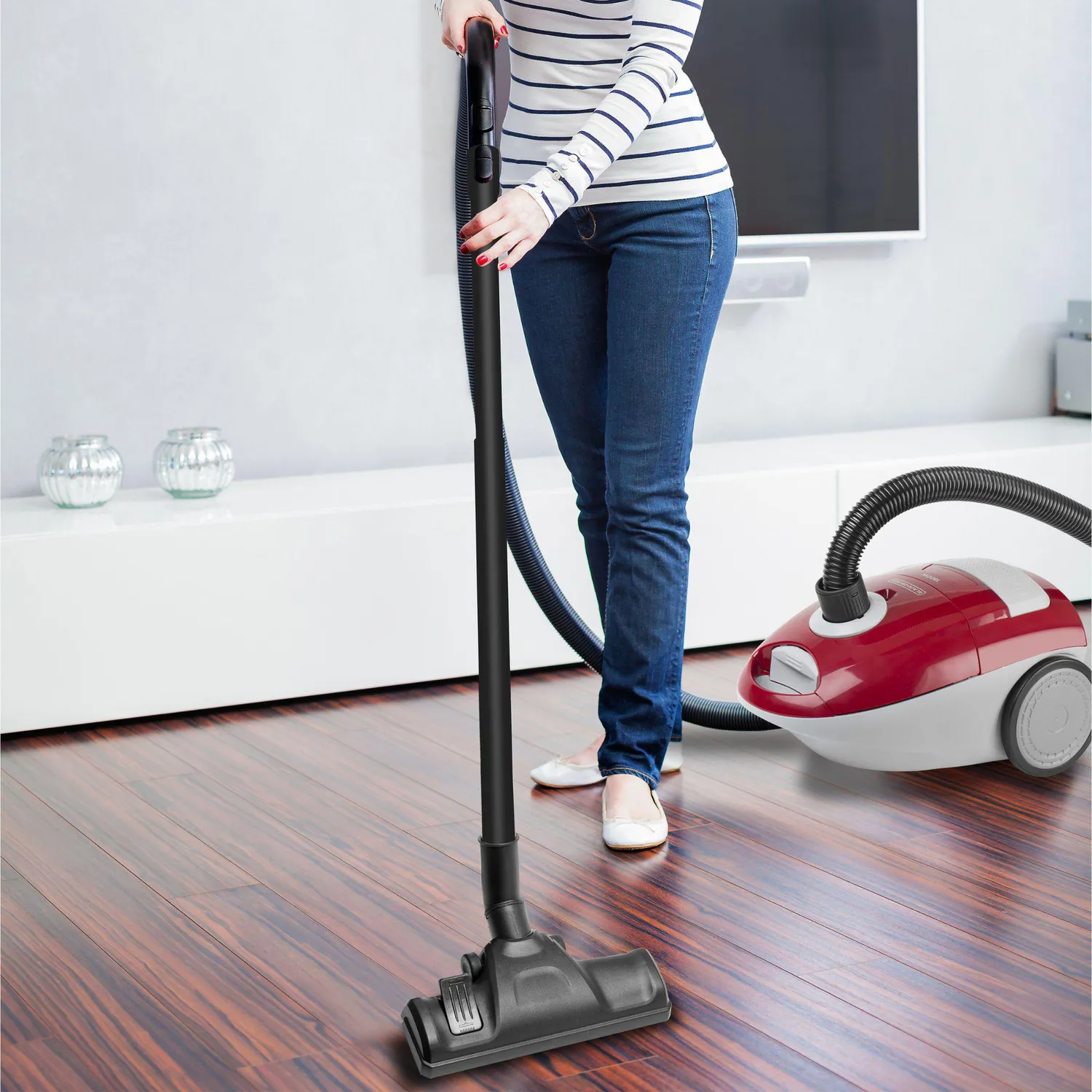 Aspiradora BLACK+DECKER 1800W Bolsa Roja VCBD603 6