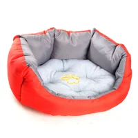 Cama Para Mascota Antifluido 51x45x20cm Mediana Roja Interpet