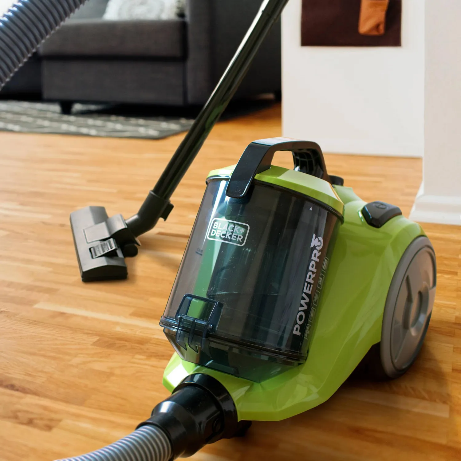 Aspiradora BLACK+DECKER  Power Pro con Succión Continua y Filtro Lavable de 2.5 Litros VCBD8530 4