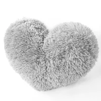 Cojín Decorativo Peludo Corazón Gris Claro