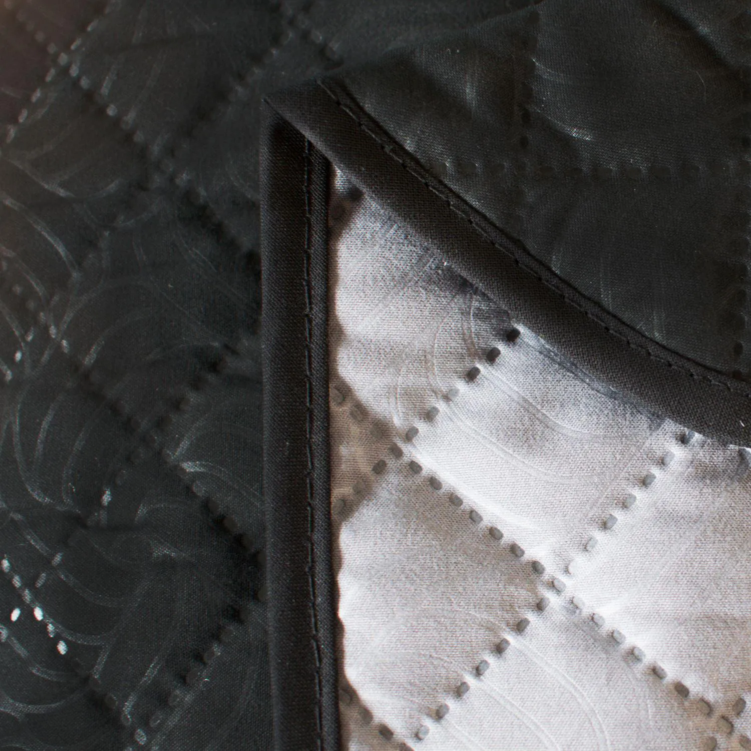 Protector de Sofá Cama 3 puestos Sin Brazos Gris/Negro 180 x180 cm 16