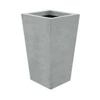 Matera En Cemento Piramidal Lisa 55 Cm Gris