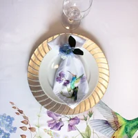 Mantel antifluido 148*148 cm + 4 Servilletas de 33*33 Cm. Colibri