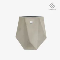 Matera En Cemento  Hexagonal Grande De 58 Cm Alto X 50 Cm Ancho X 40 Cm Boca
