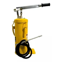 Engrasadora Grasera Manual 8 Litros con Mango Encauchetado Uyustools