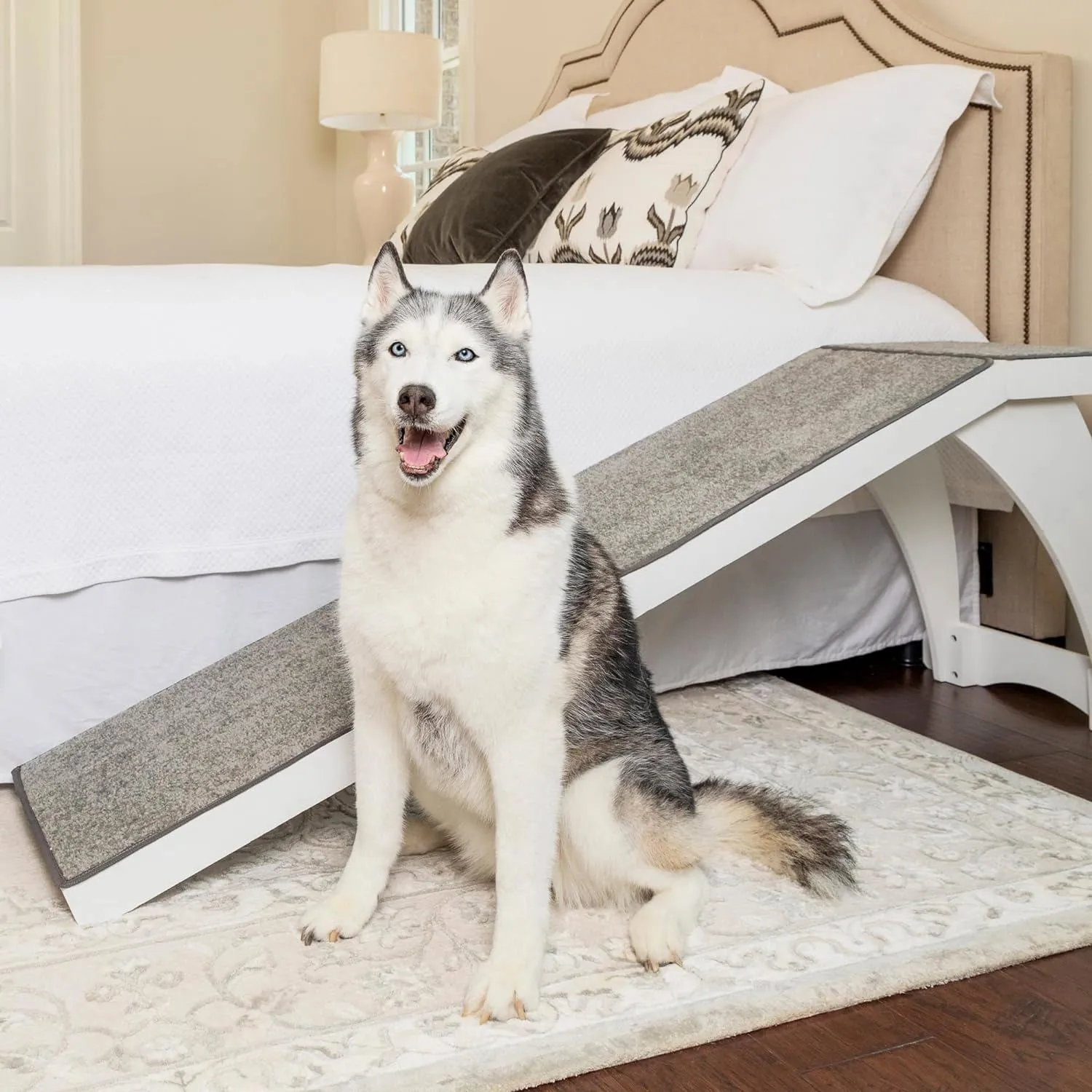 Rampa para Mascotas PetSafe CozyUp con Alfombra Antideslizante Blanca