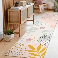 Alfombra Estilo Botánico Color Rosa de 0.61x2.44 m Lahome