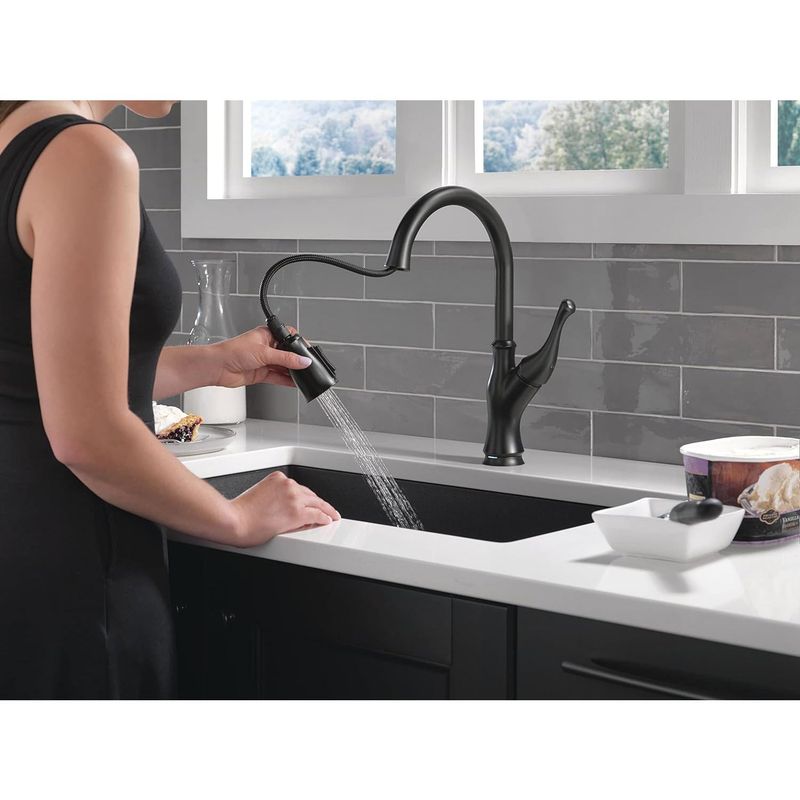Grifo de Cocina Táctil Negro Mate DELTA FAUCET