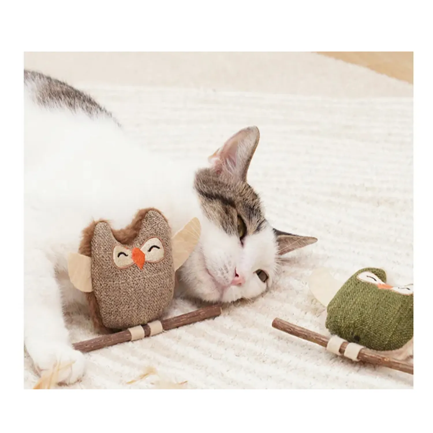 Juguete interactivo buho con palito catnip para gato kara pet color café