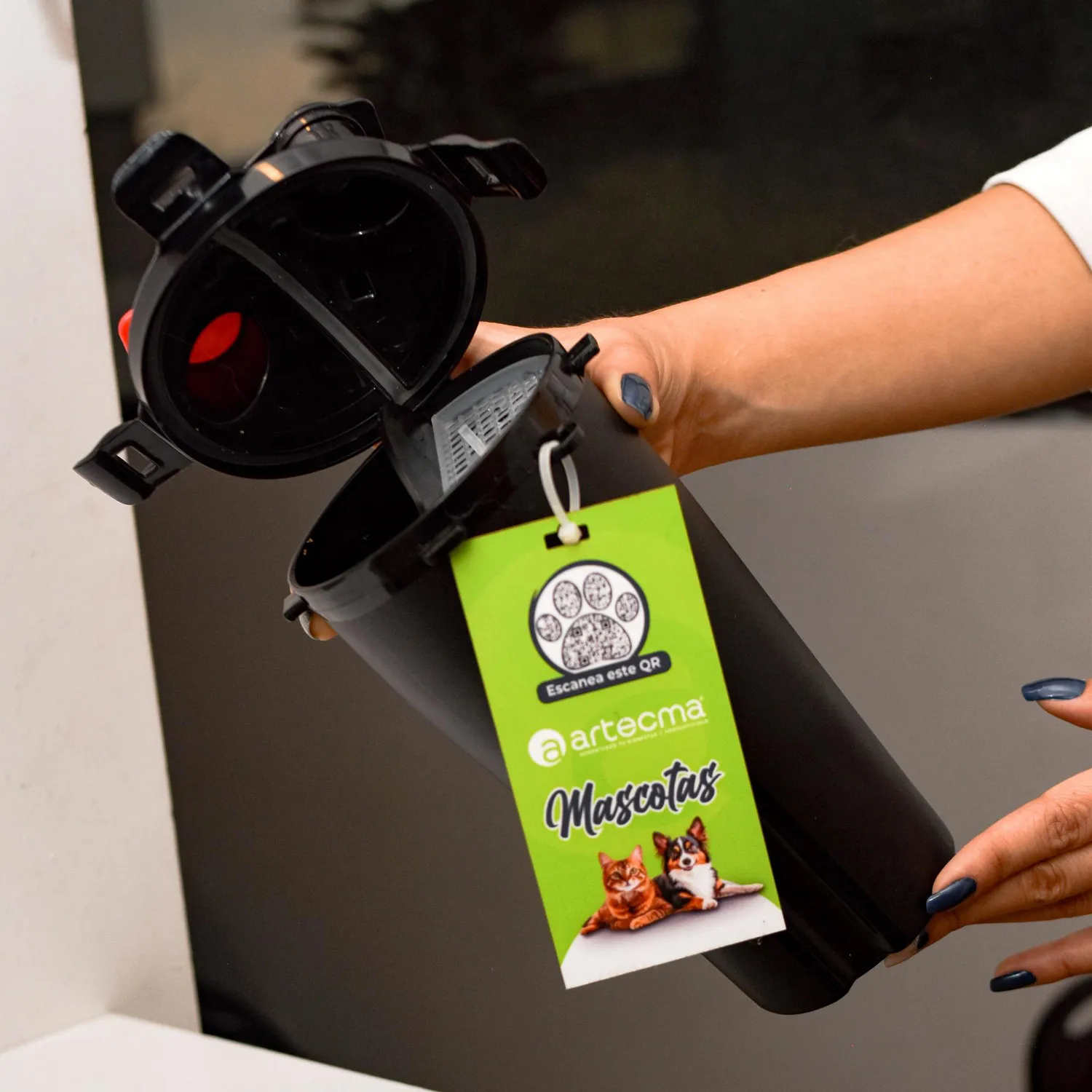 Contenedor de Alimentos para Mascotas Portable 2 En 1 Comida y Agua