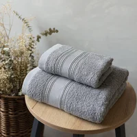 Toalla en Set Just Home Collection 400gr Saturno Gris