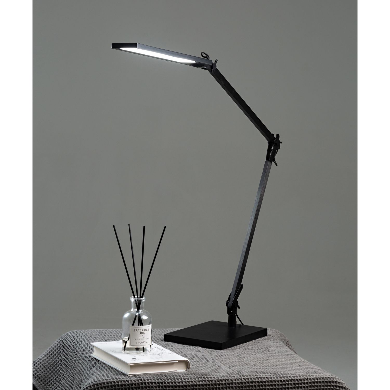 Mini Lámpara De Escritorio Para Casa De Muñecas – Escala 1:12 Con Luz Real De Batería, Metálica Y Plástica, Accesorio De Decoración Para Dioramas Y Manualidades