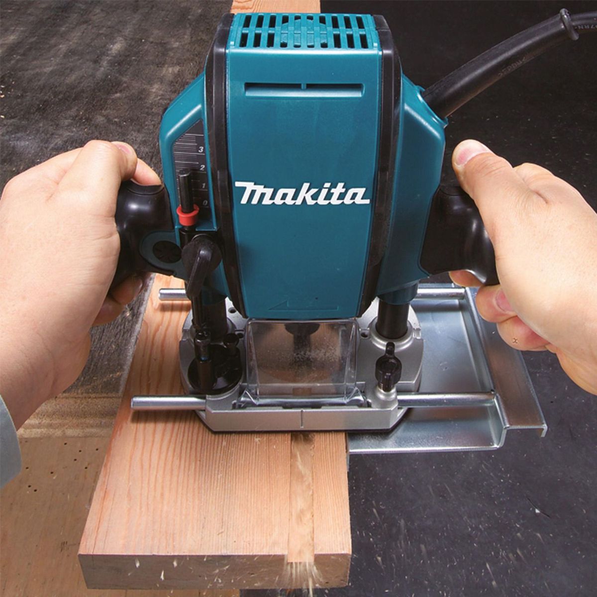 Makita - Router 1/4-3/8" RP0900