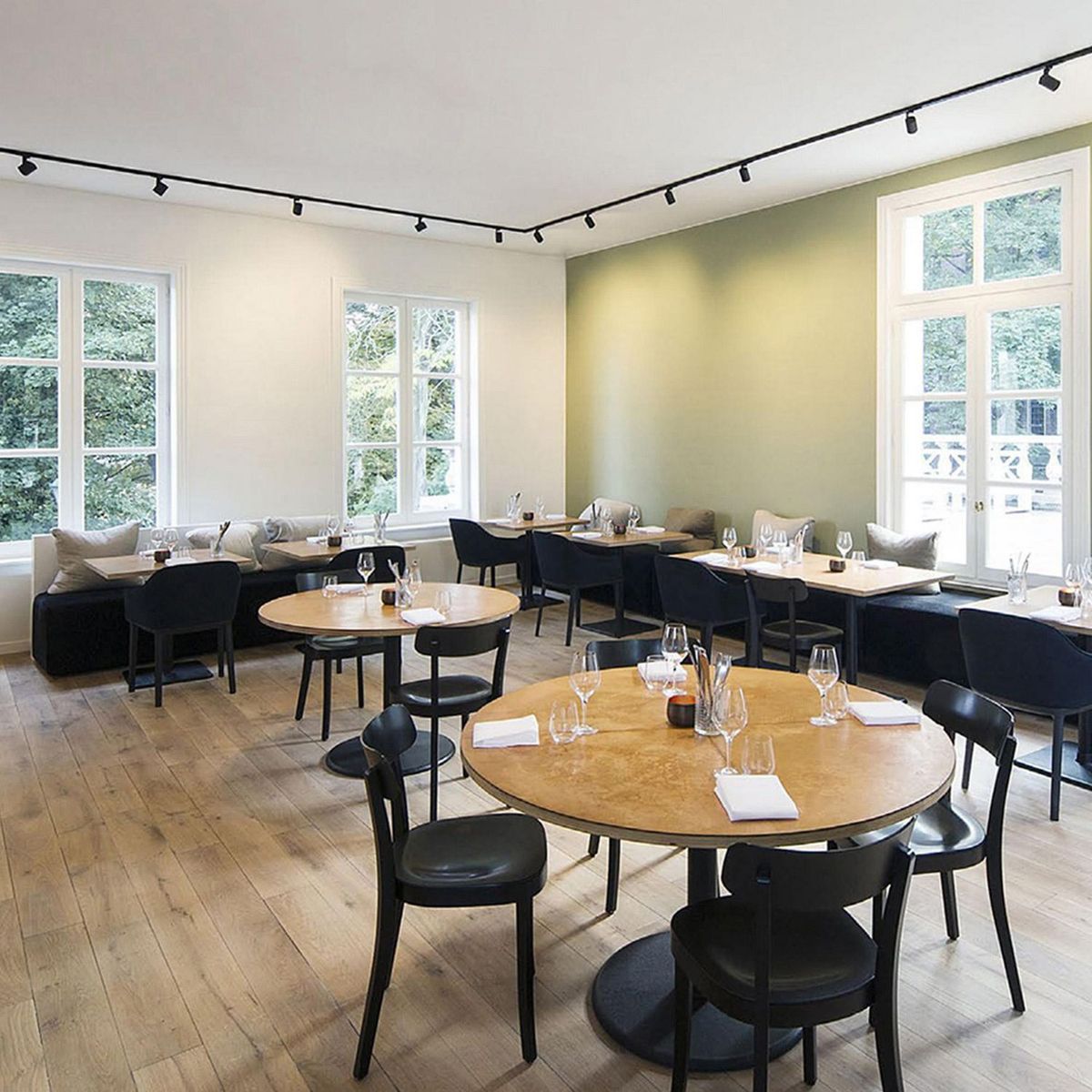 Tecnolite - Conector escuadra p/riel negro