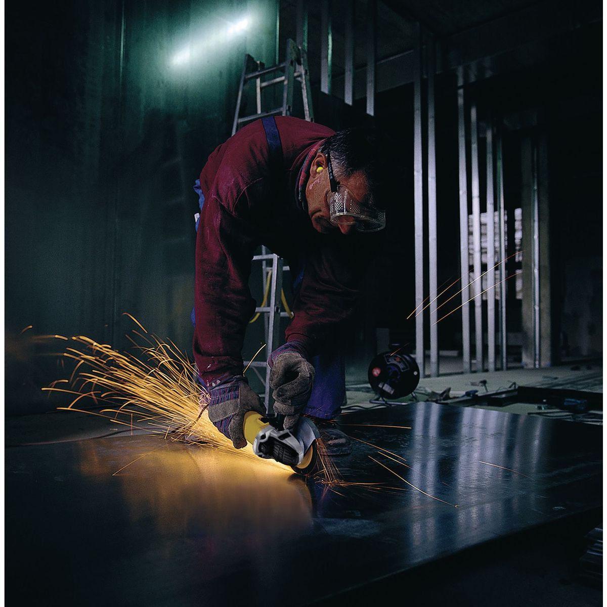 Dewalt - Mini esmeriladora angular 4-1/2" 800W