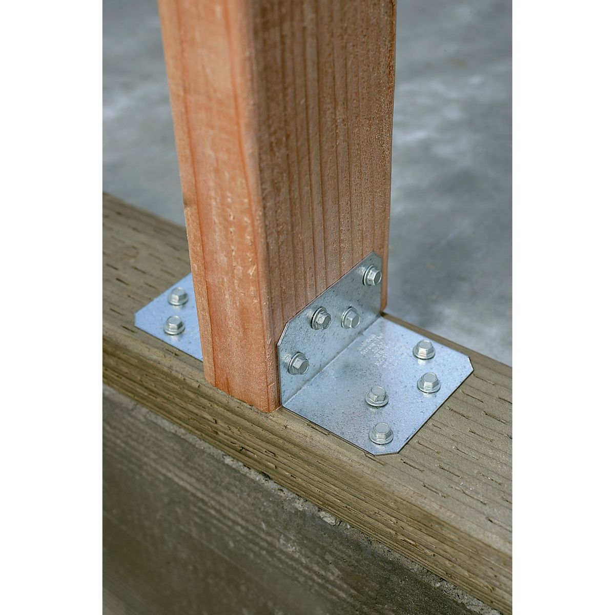 Ángulo de refuerzo 38 x 70 mm., marca Simpson Stron Tie - Foto 2