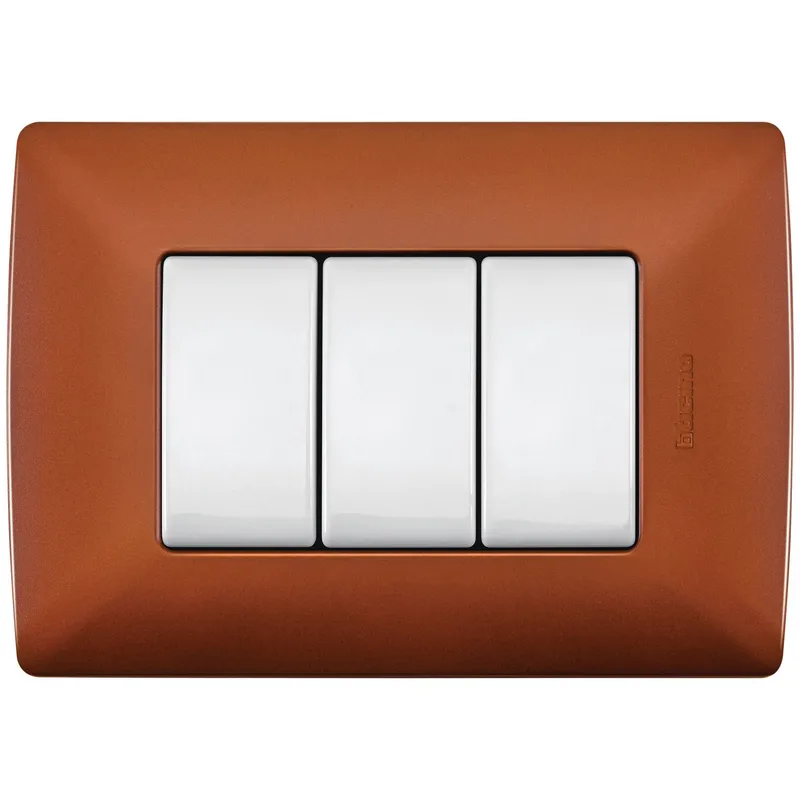 Bticino - Placa de Resina con Chasis Color Blanco Mérida 3 Mód.