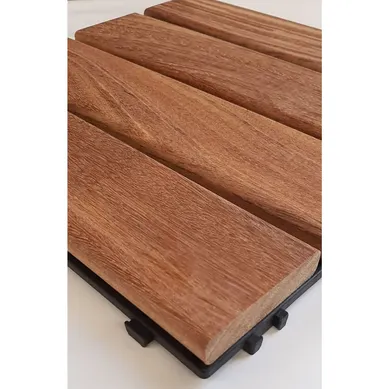 Piso deck tile madera de Cumar� 30X30