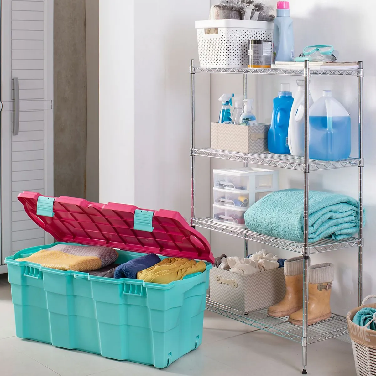 Just Home Collection - Baúl 100 litros color aqua con rosado
