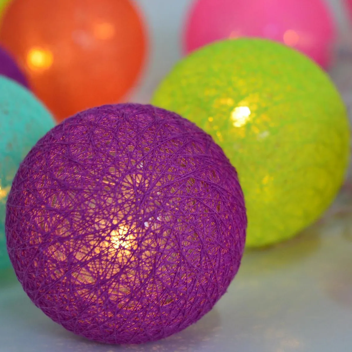 Just Home Collection - Guirnalda solar de 24 luces cálidas Cotton Ball IP44 Multicolor