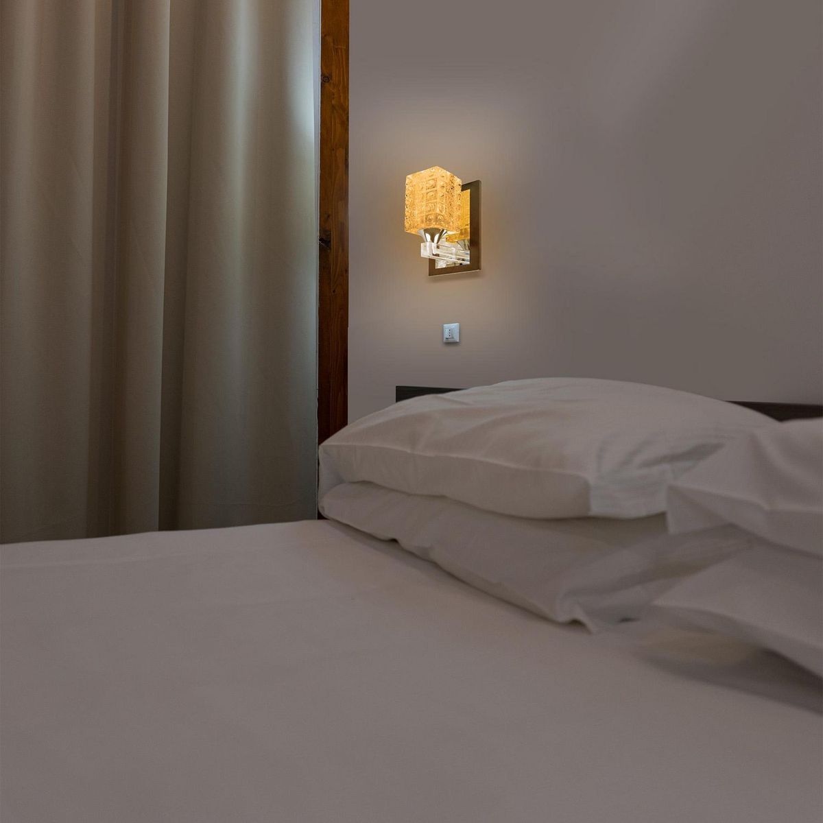 Mil Luces - Arbotante Antonella Cuadrado