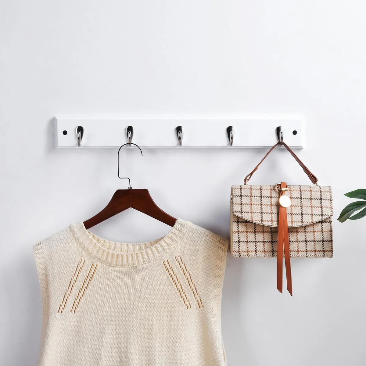 Perchero pared 5 ganchos blanco, marca Just Home Collection - Foto Principal