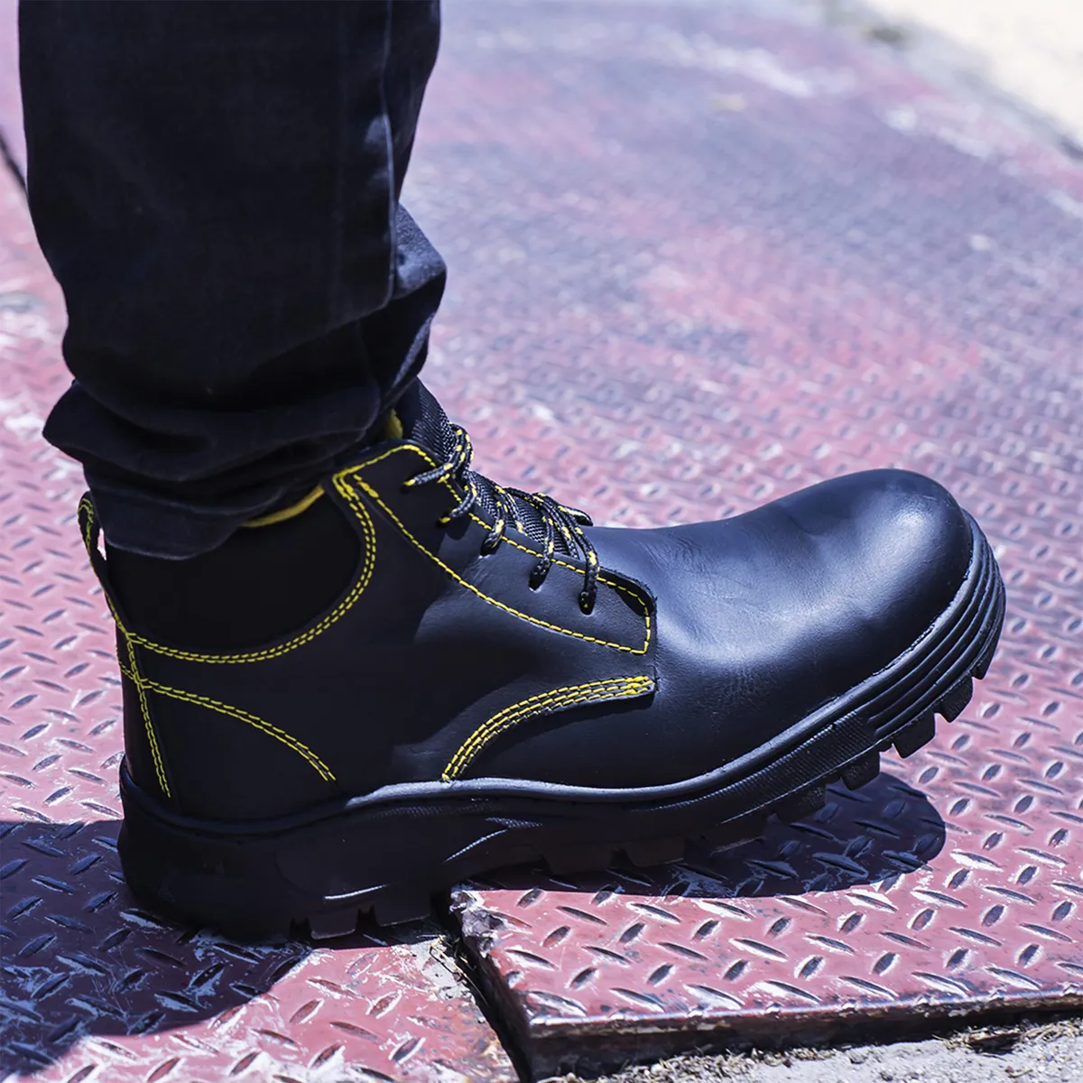 Bota de Seguridad con Casco Poliamida Talla 24, marca Lica - Foto 2