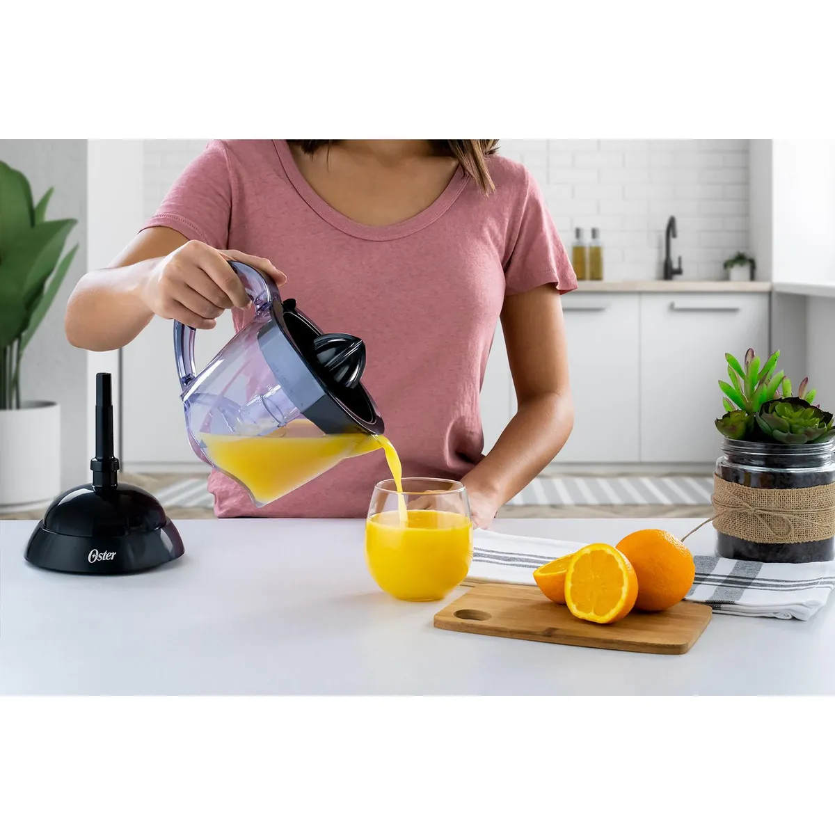 Oster - Exprimidor Oster 1L Negro FPSTJU407B-013