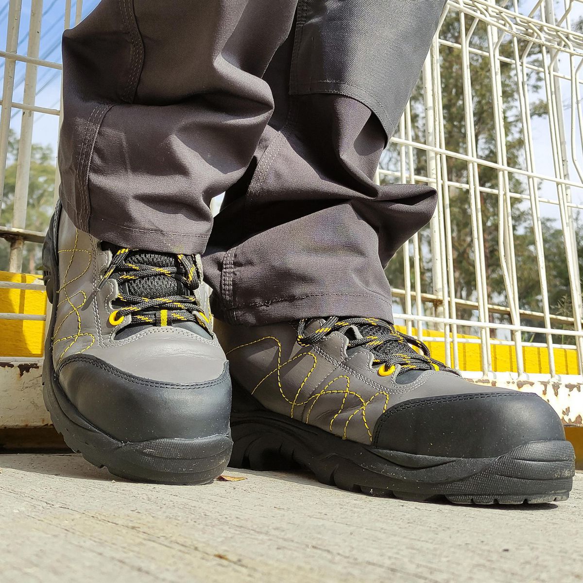 Lica - Bota Lica Borcegui Gris Corte Sintetico Gamusa