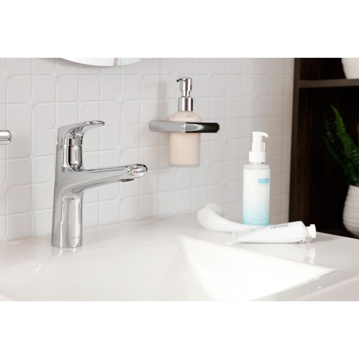 Corona - Monomando Bajo Liquid para Lavabo Color Cromo