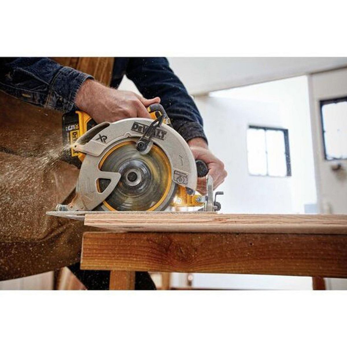 Sierra Circular Inalambrica 7 1/4" 20V XR, marca Dewalt - Foto 2