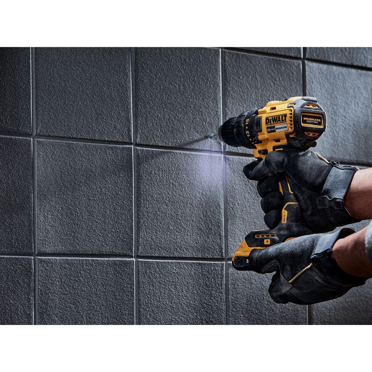 Combo Taladro Percutor 1/4" + Atornillador de 1/2" 20V Max Con Bateria, marca Dewalt - Foto 2