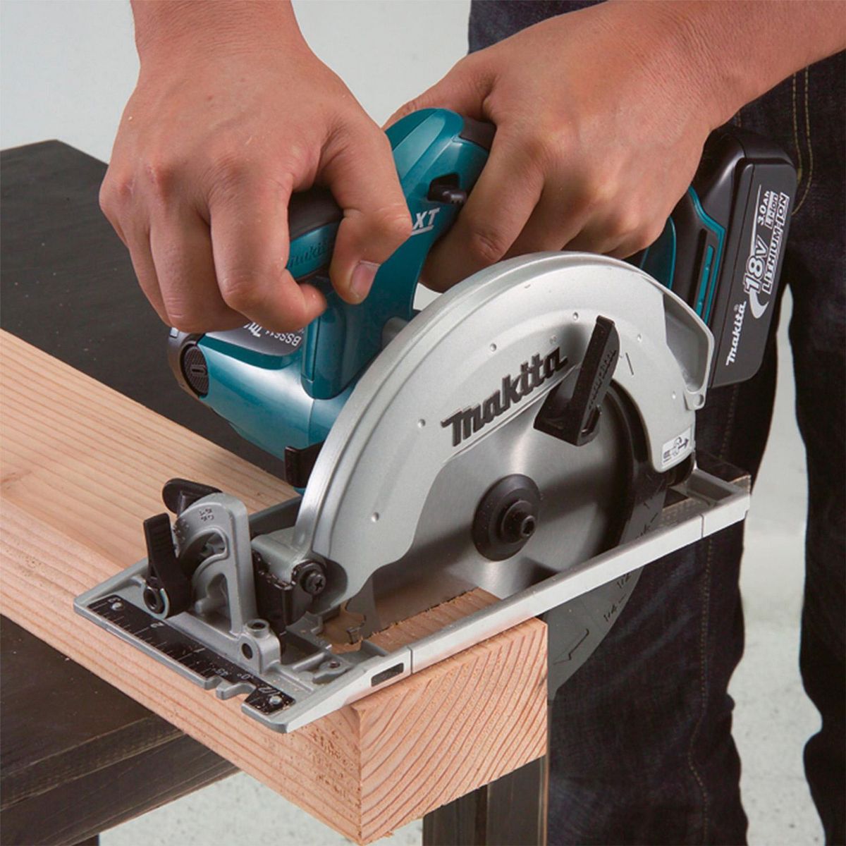 Sierra Circular Inalámbrica con Disco de 6-1/2" 18V, marca Makita - Foto 2