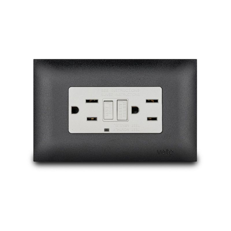 Veto - Contacto Doble con Interruptor de Circuito x Falla a Tierra de 15 Amp