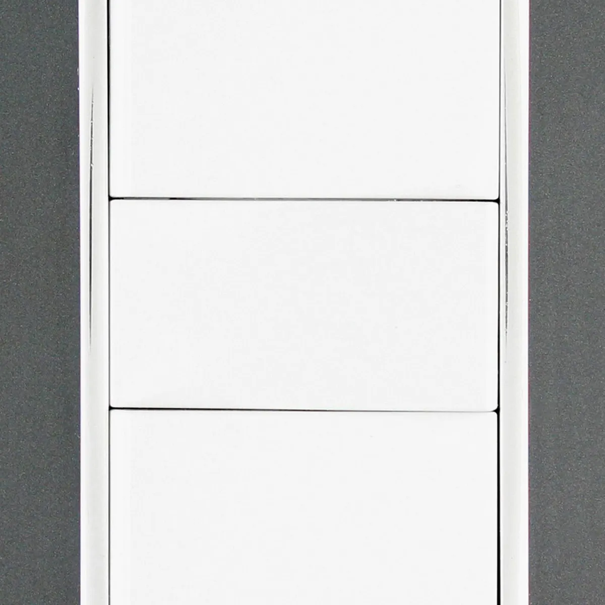 Placa Apagador Triple Humo, marca Sanelec - Foto 2