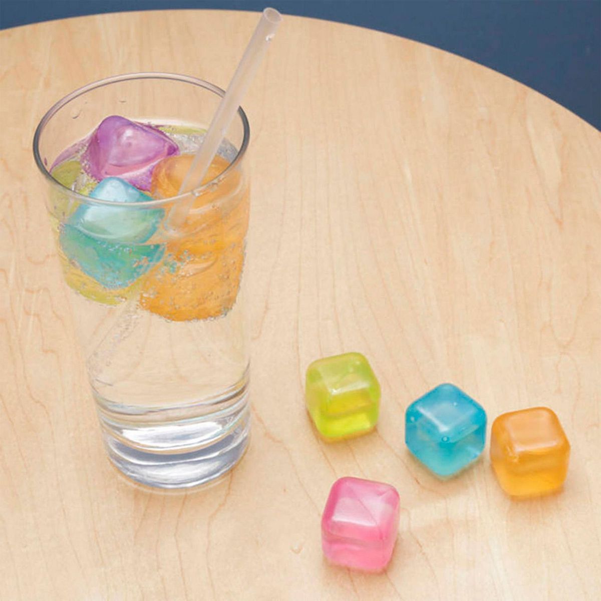 Kikkerland - Cubos de hielo reusables colores 30 piezas