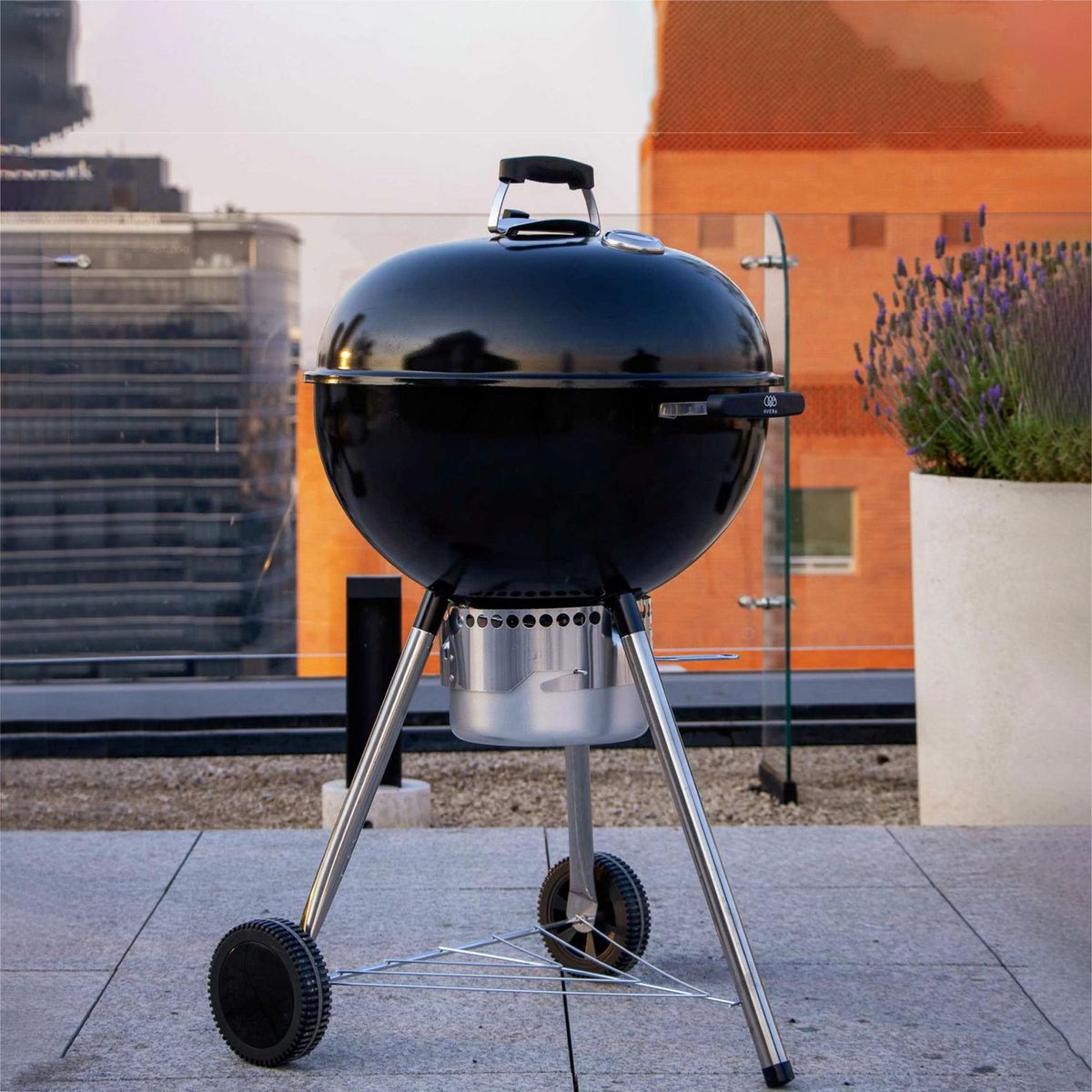 Avera - Asador de Carbón Premium Porcelanizado 22"