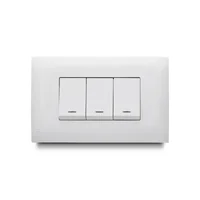 Apagador Triple de 15 Amp con Luz Piloto, Blanco