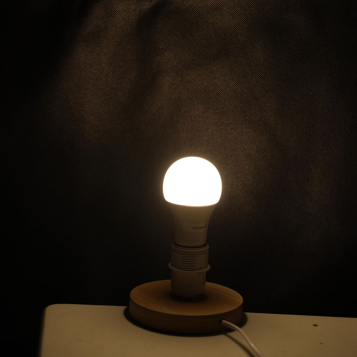 Pack de 4 focos LED A60 tipo E27 de 10.5W Luz neutra, marca Dairu - Foto 2