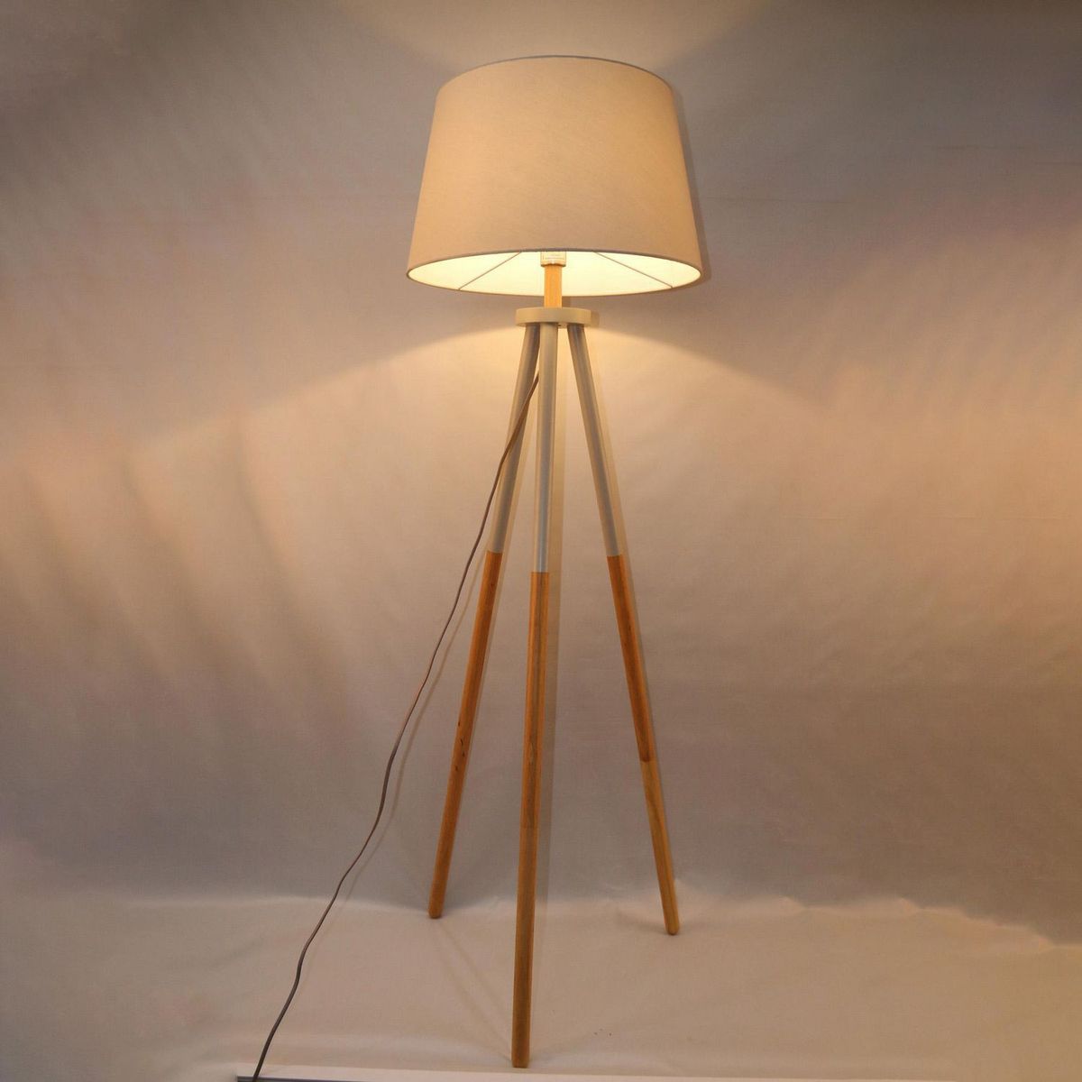 Just Home Collection - Lámpara de pie Shelbys E27 Café