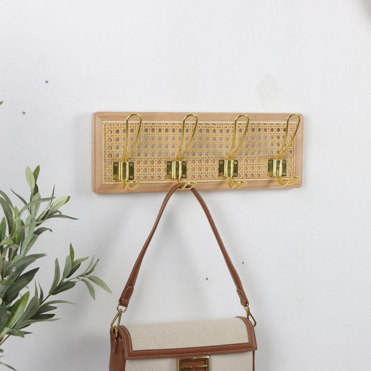 Just Home Collection - Perchero rattan de madera con 4 ganchos