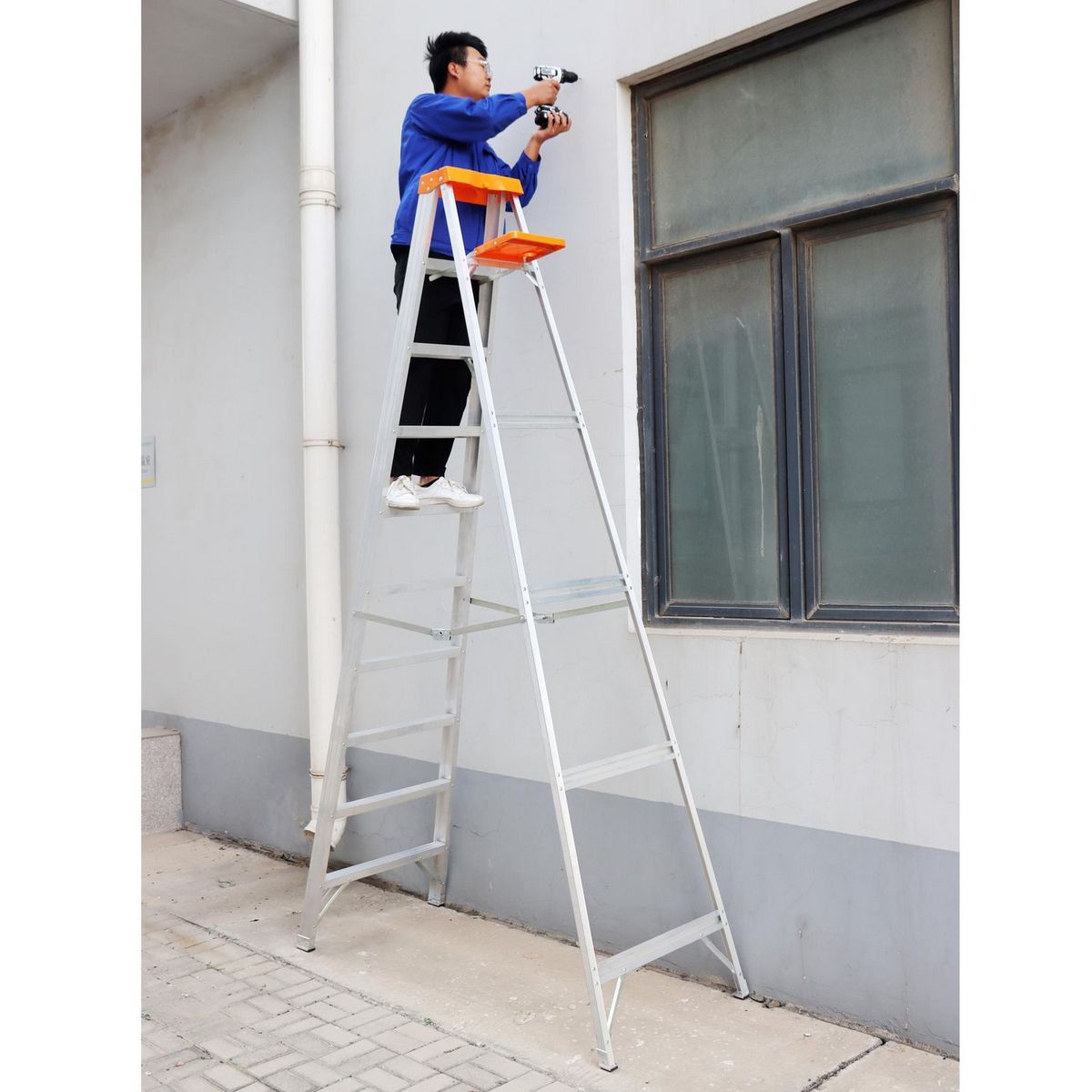 Escalera de tijera de aluminio de 9 peldaños 2.9 m hasta 136 kg, marca Ubermann - Foto 2