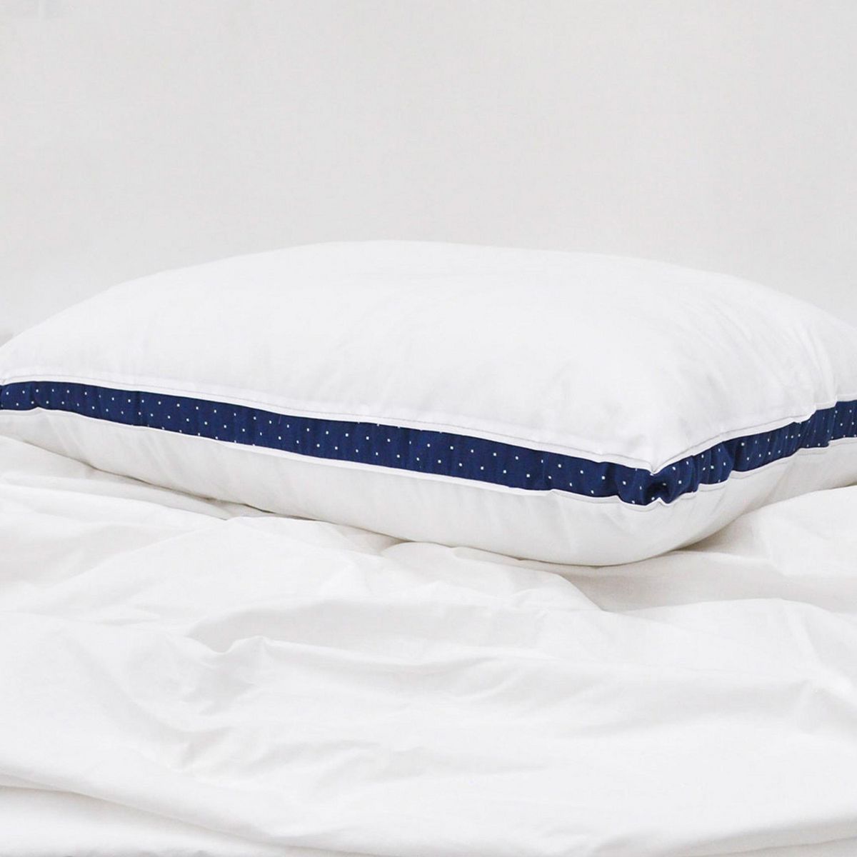 Almohada estándar Comfort Nivel 5 - Muy firme Blanco, marca Spring Air - Foto 2