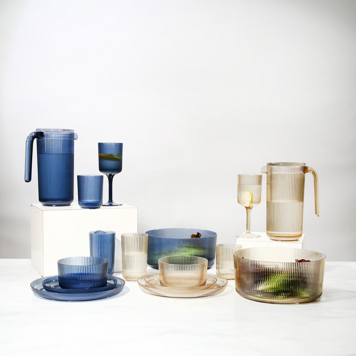 Just Home Collection - Jarra de acrílico azul 1700 ml