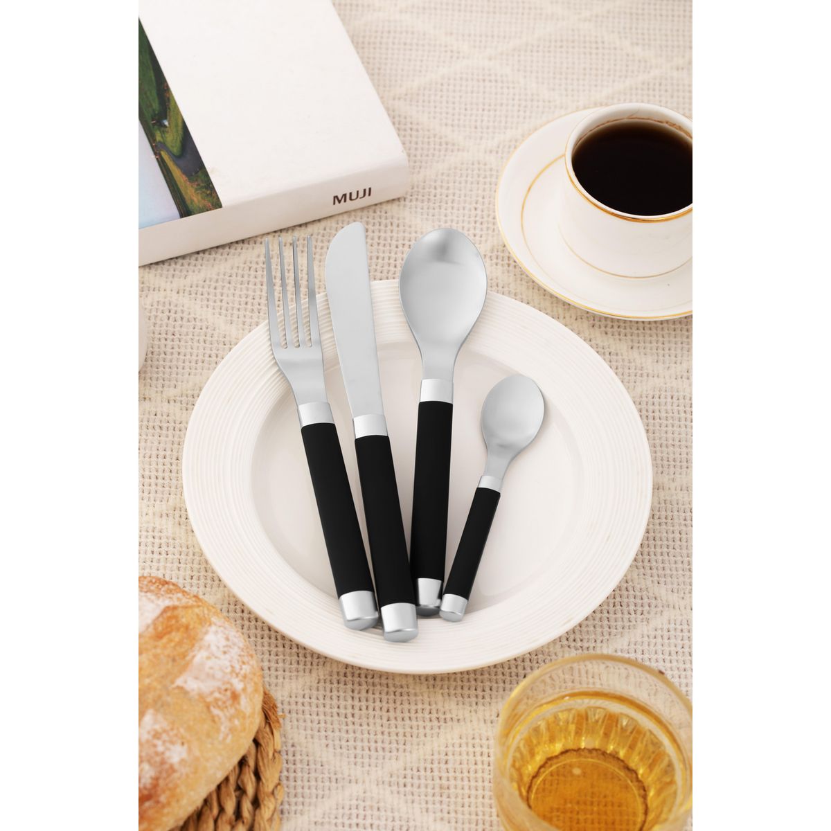 Juego cubiertos con mango de plástico negro 24 piezas, marca Just Home Collection - Foto 2