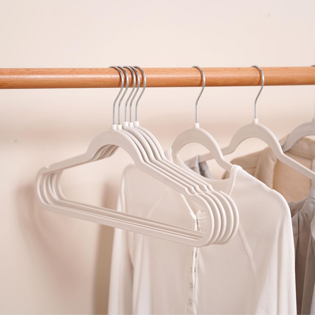 Just Home Collection - Set 10 ganchos para ropa de plástico