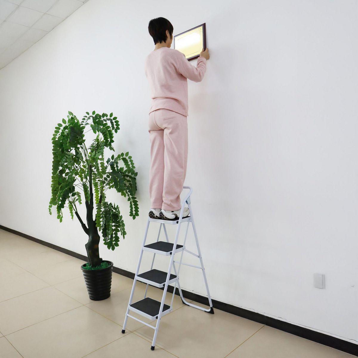  - Escalera de Tijera de Acero de 4 peldaños 1.3 m hasta 150 kg