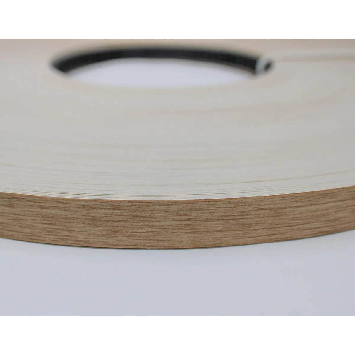 Cubrecanto de melamina Nougat 15m de 16 mm, marca Holztek - Foto 2