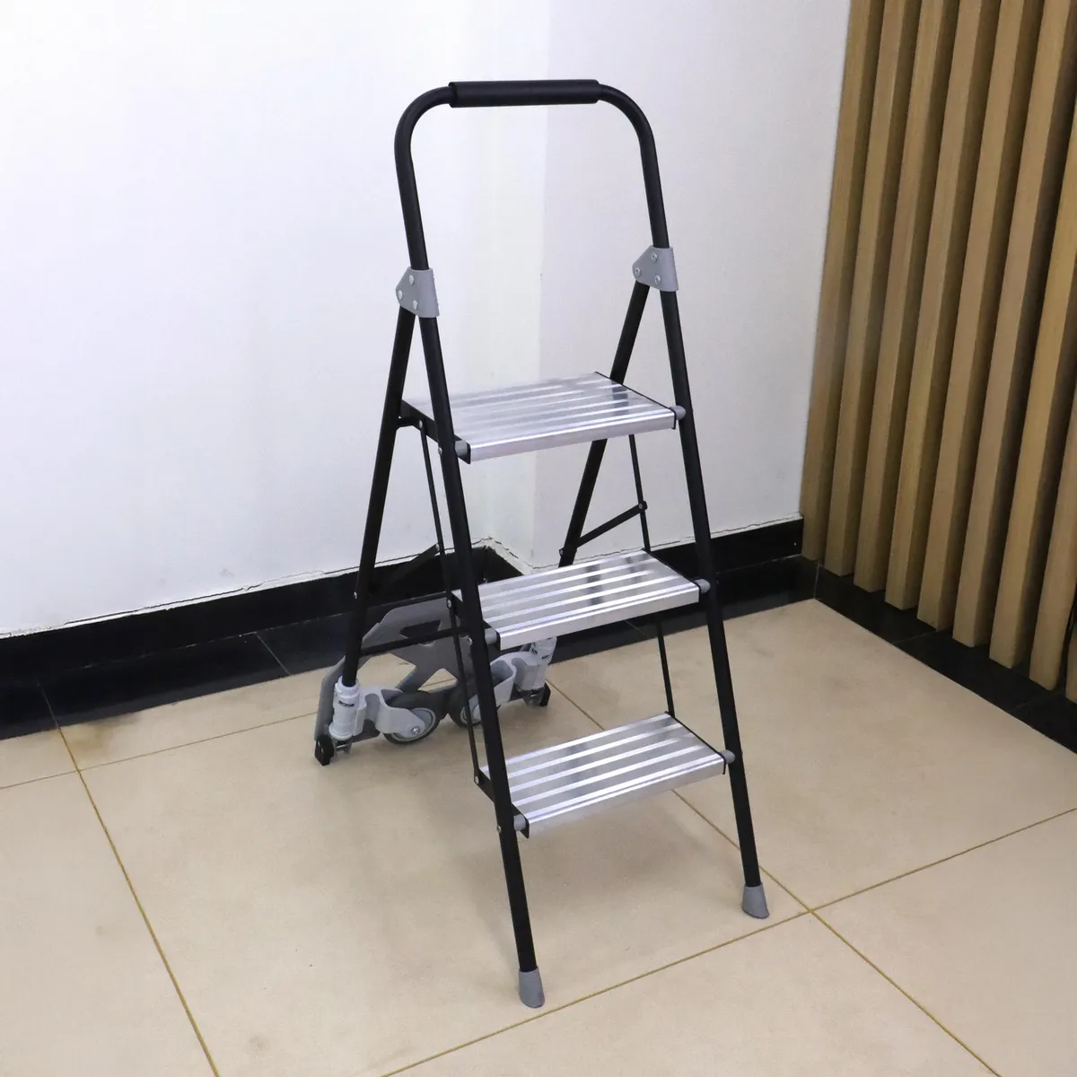 Escalera carro 2 en 1, marca Bauker - Foto 2